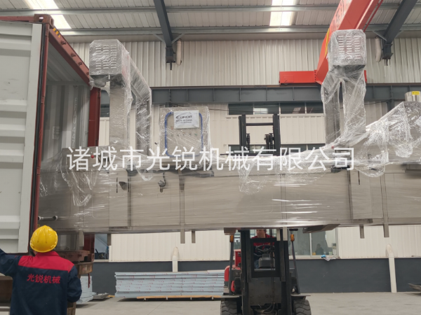 光锐智造奔赴沙特，定制设备出口，按期保质交付