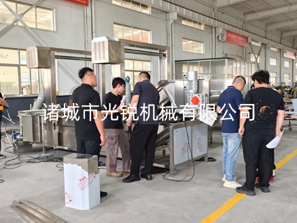 头部螺蛳粉企业莅临光锐参观共商设备方案
