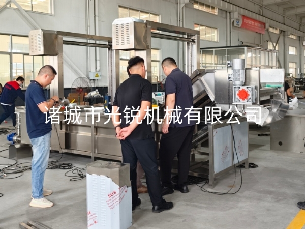 头部螺蛳粉企业莅临光锐参观共商设备方案