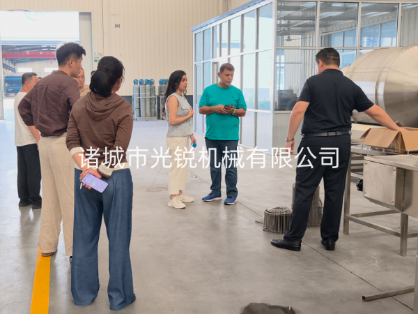 土耳其客户莅临光锐机械参观考察