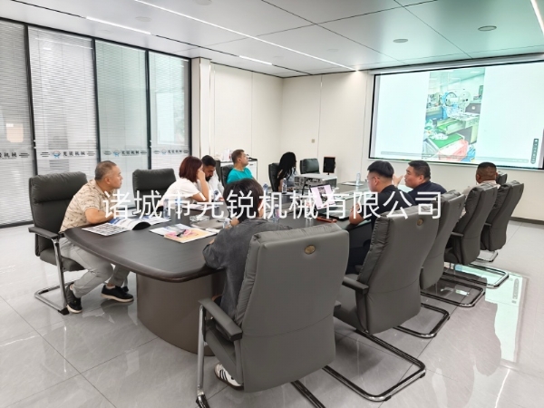 土耳其客户莅临光锐机械参观考察